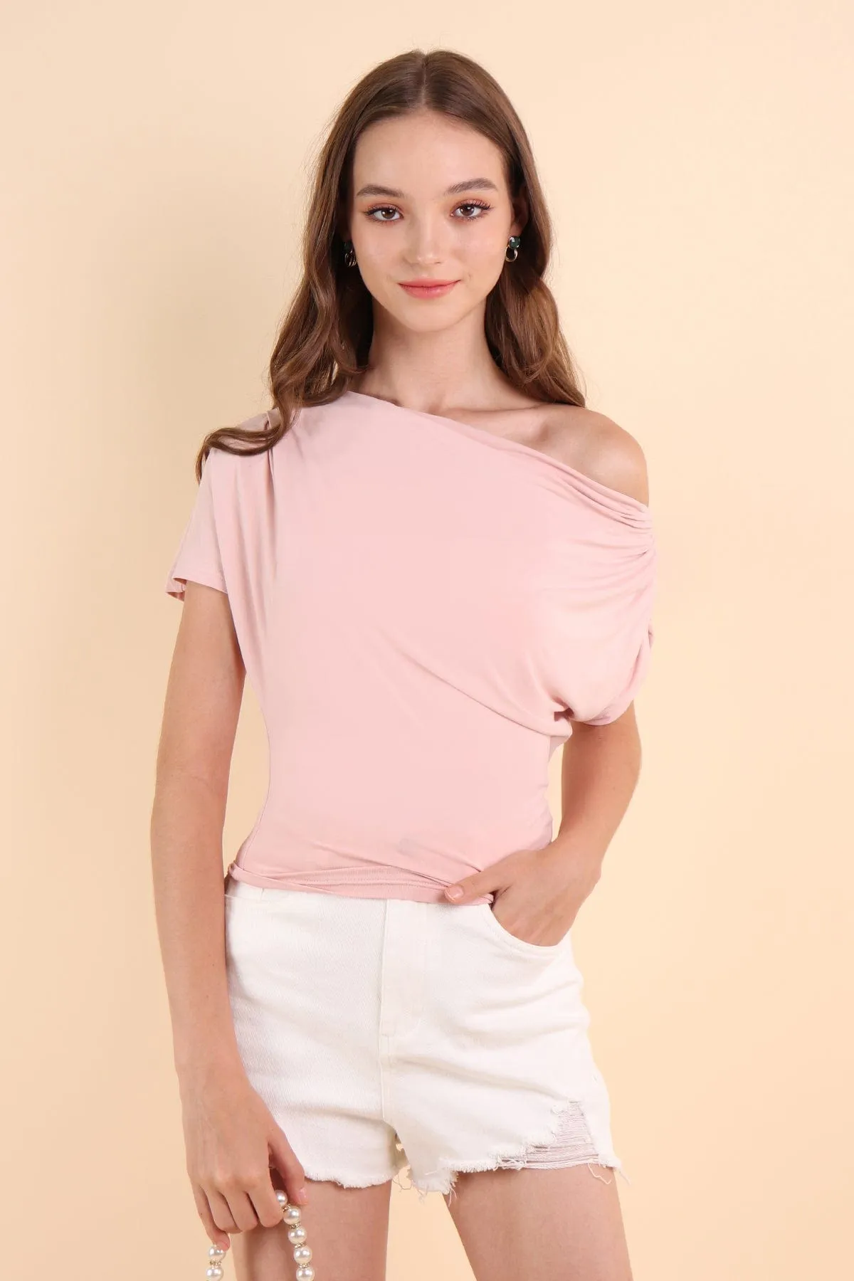 AMOURA BOAT NECK TOP IN PINK