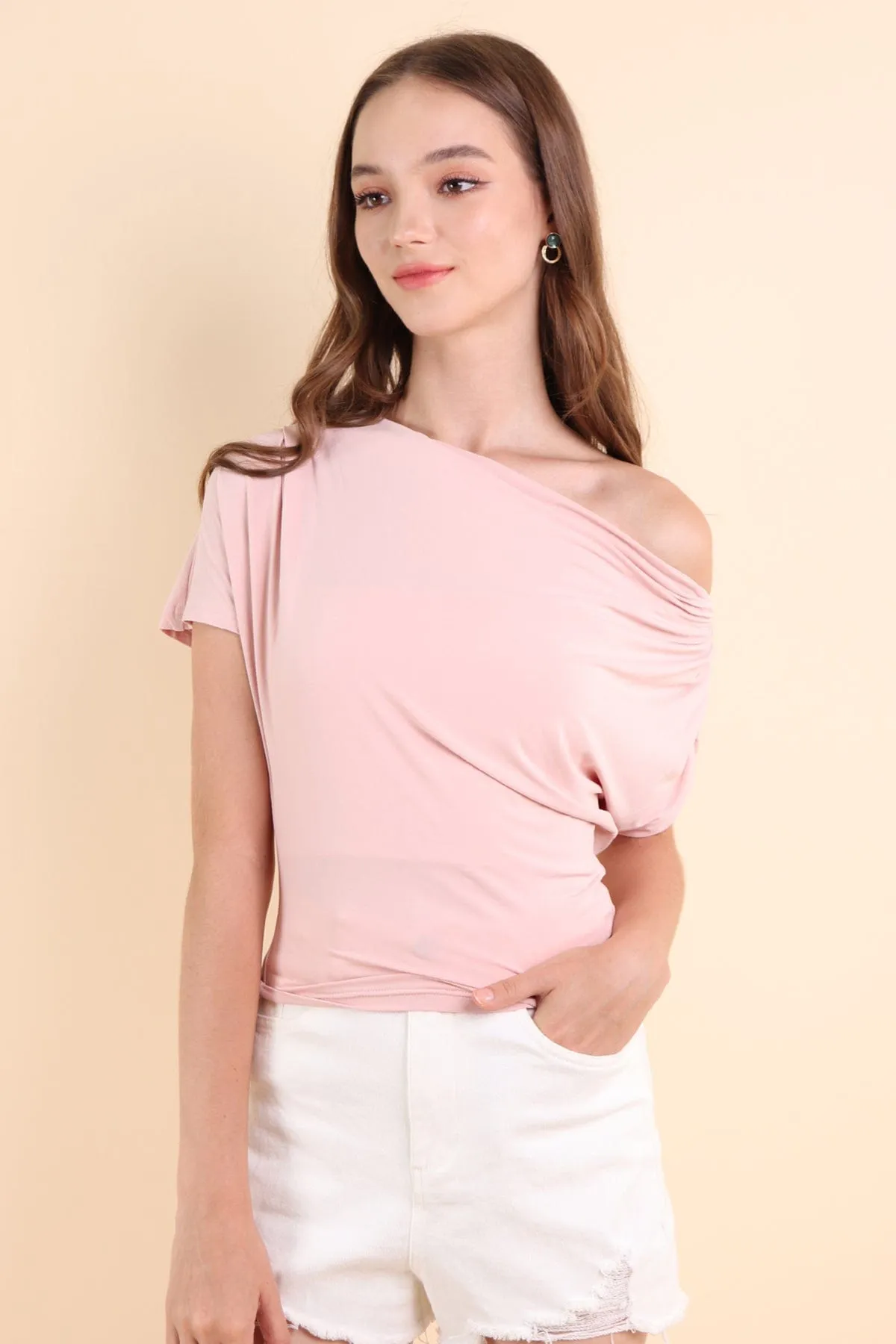 AMOURA BOAT NECK TOP IN PINK