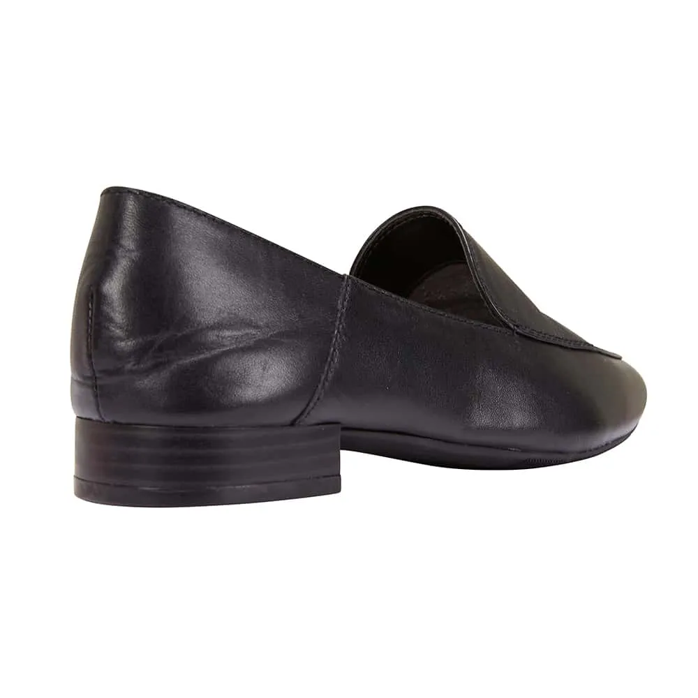 Braxton Loafer in Black Leather