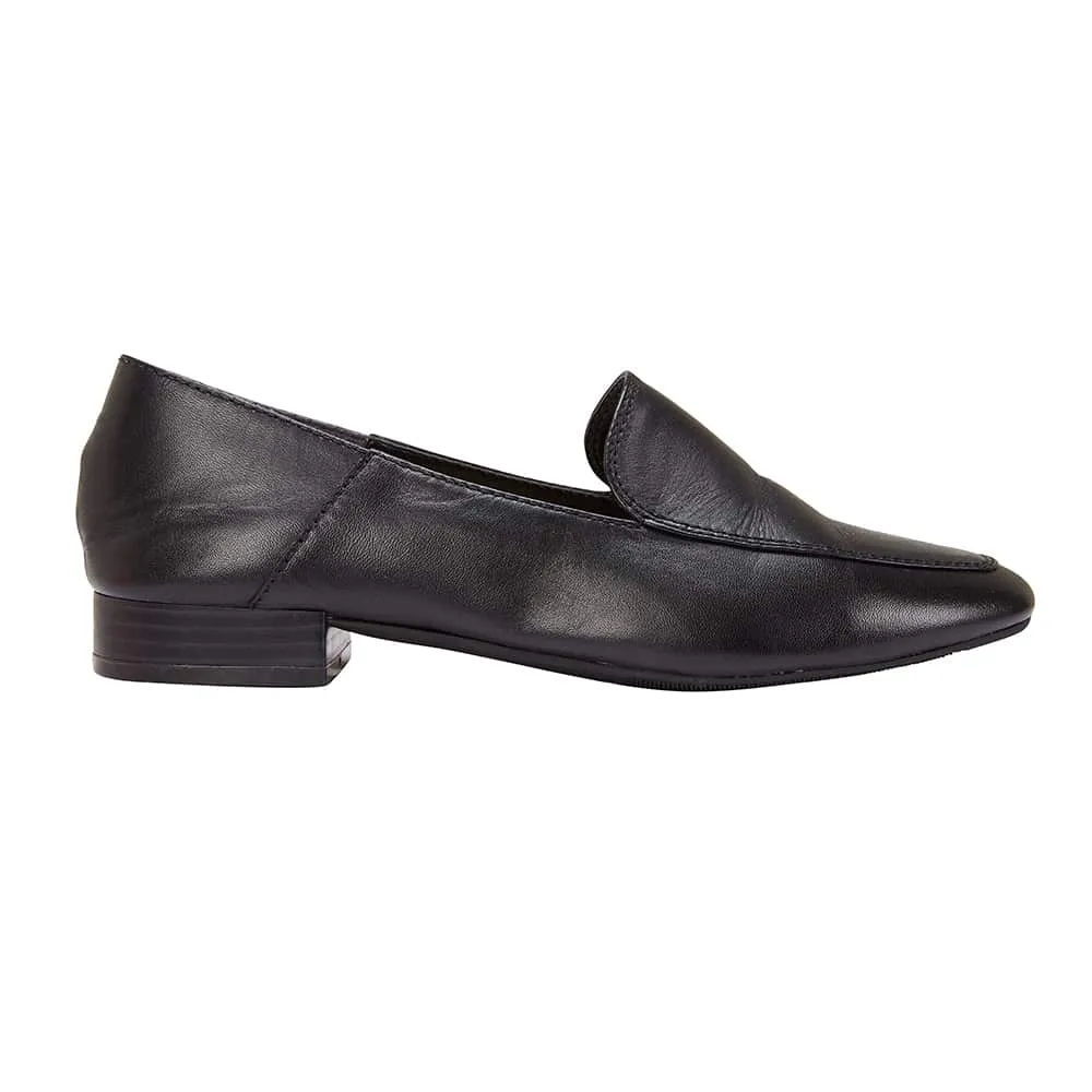 Braxton Loafer in Black Leather