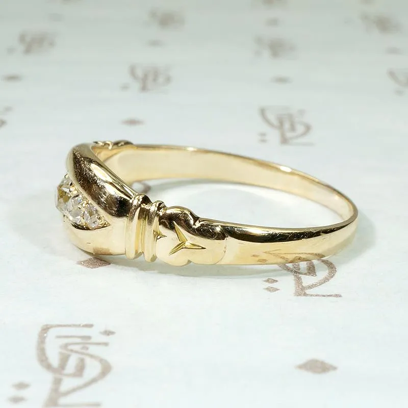 Curvy Five Diamond 18ct Gold English Band