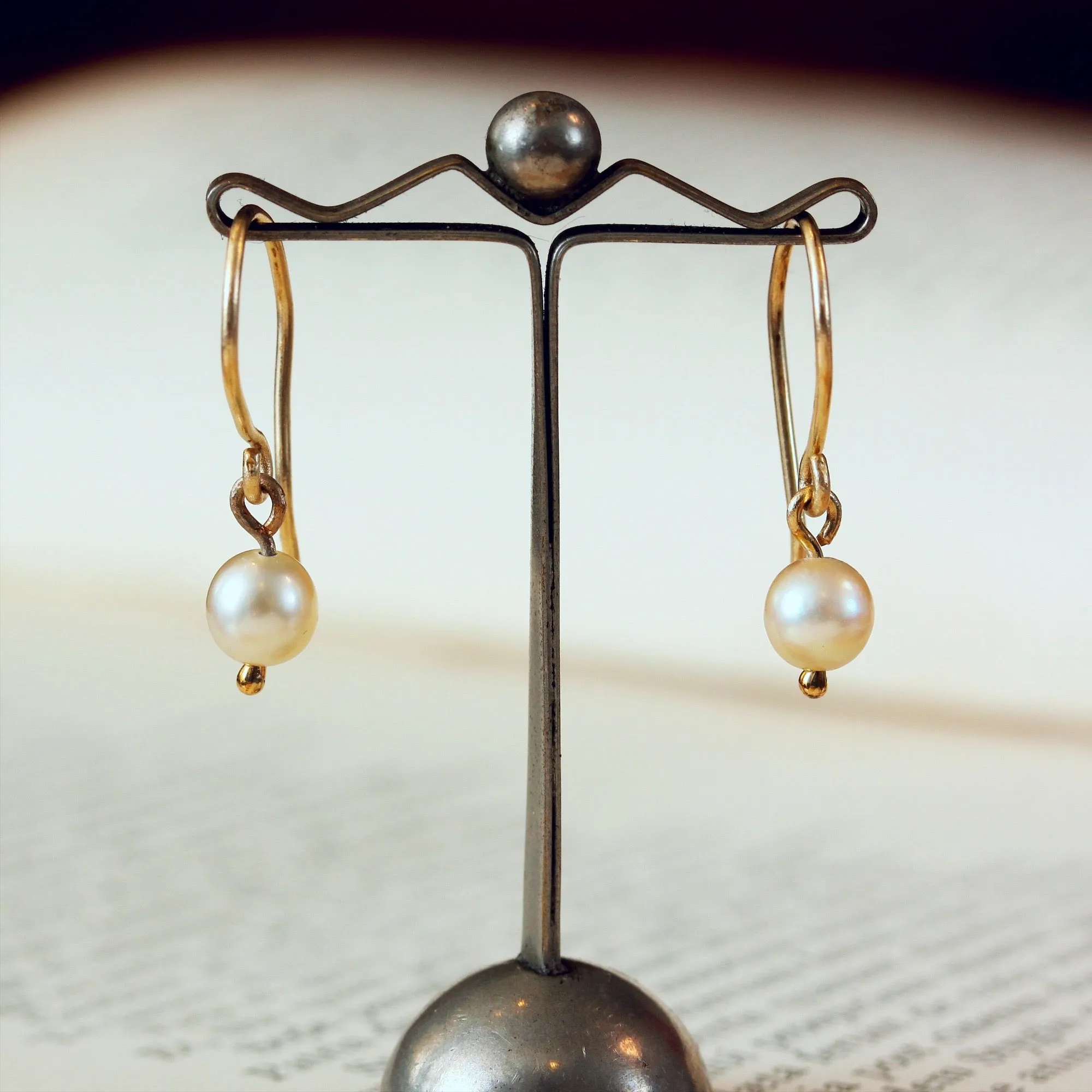 Cute! Cultured Saltwater Pearl Drop Earrings