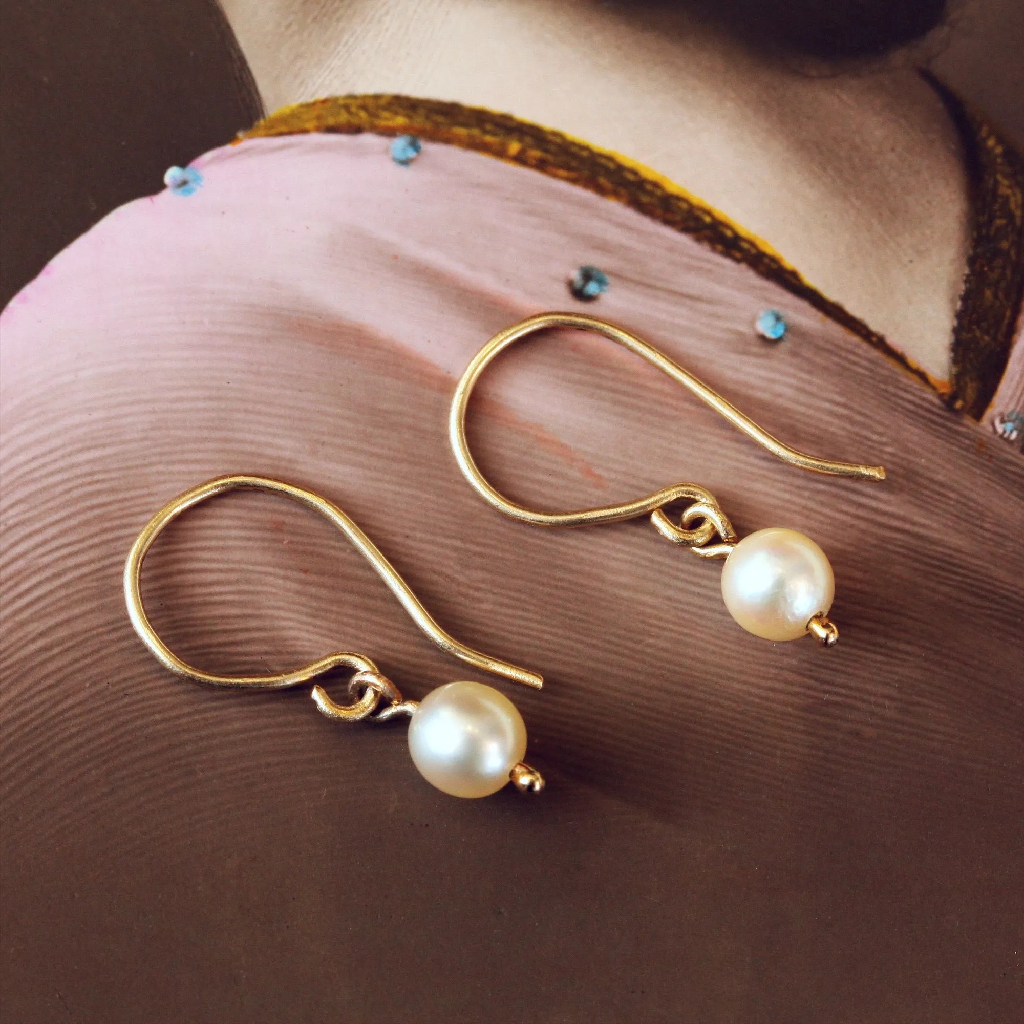 Cute! Cultured Saltwater Pearl Drop Earrings