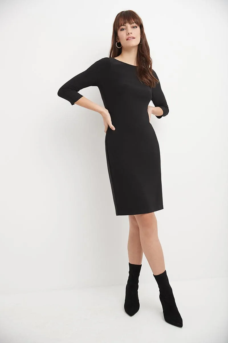 Form-Fitting Shift Dress with 3/4 Sleeves