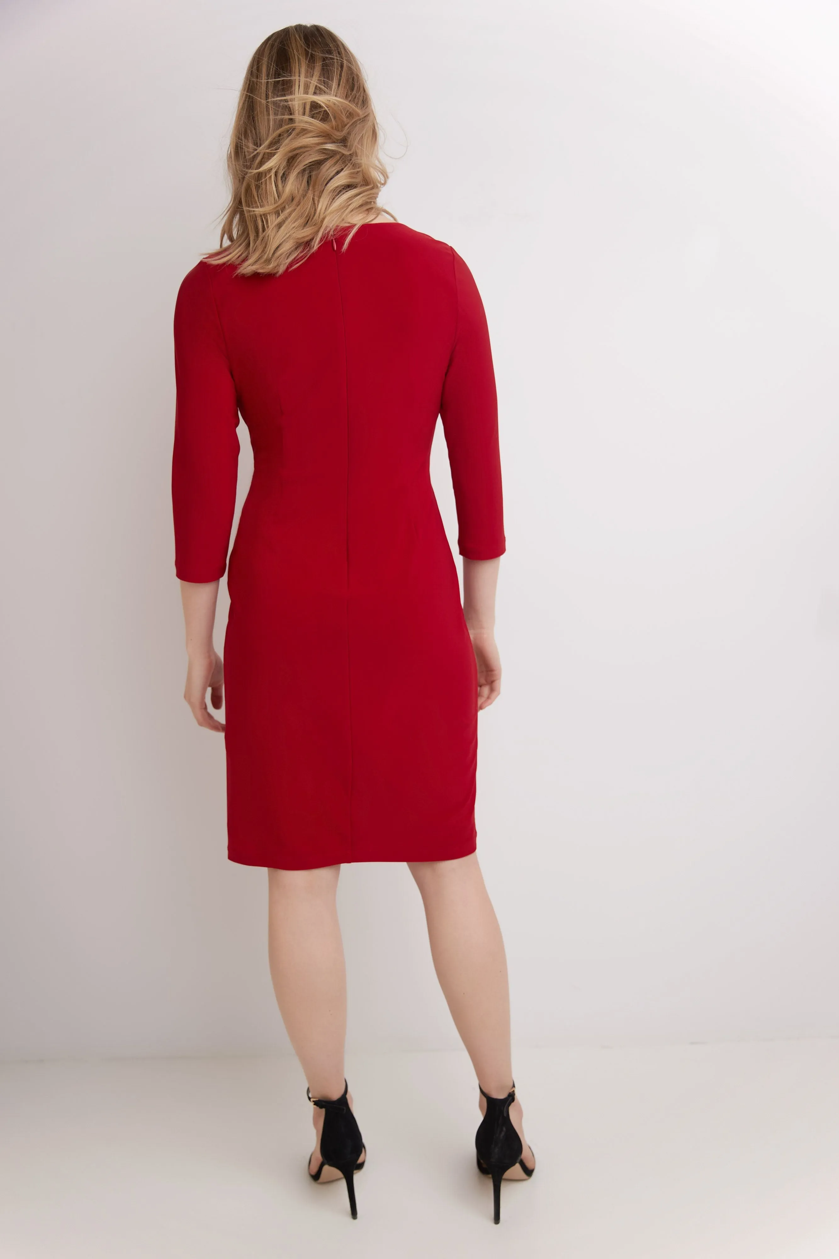 Form-Fitting Shift Dress with 3/4 Sleeves