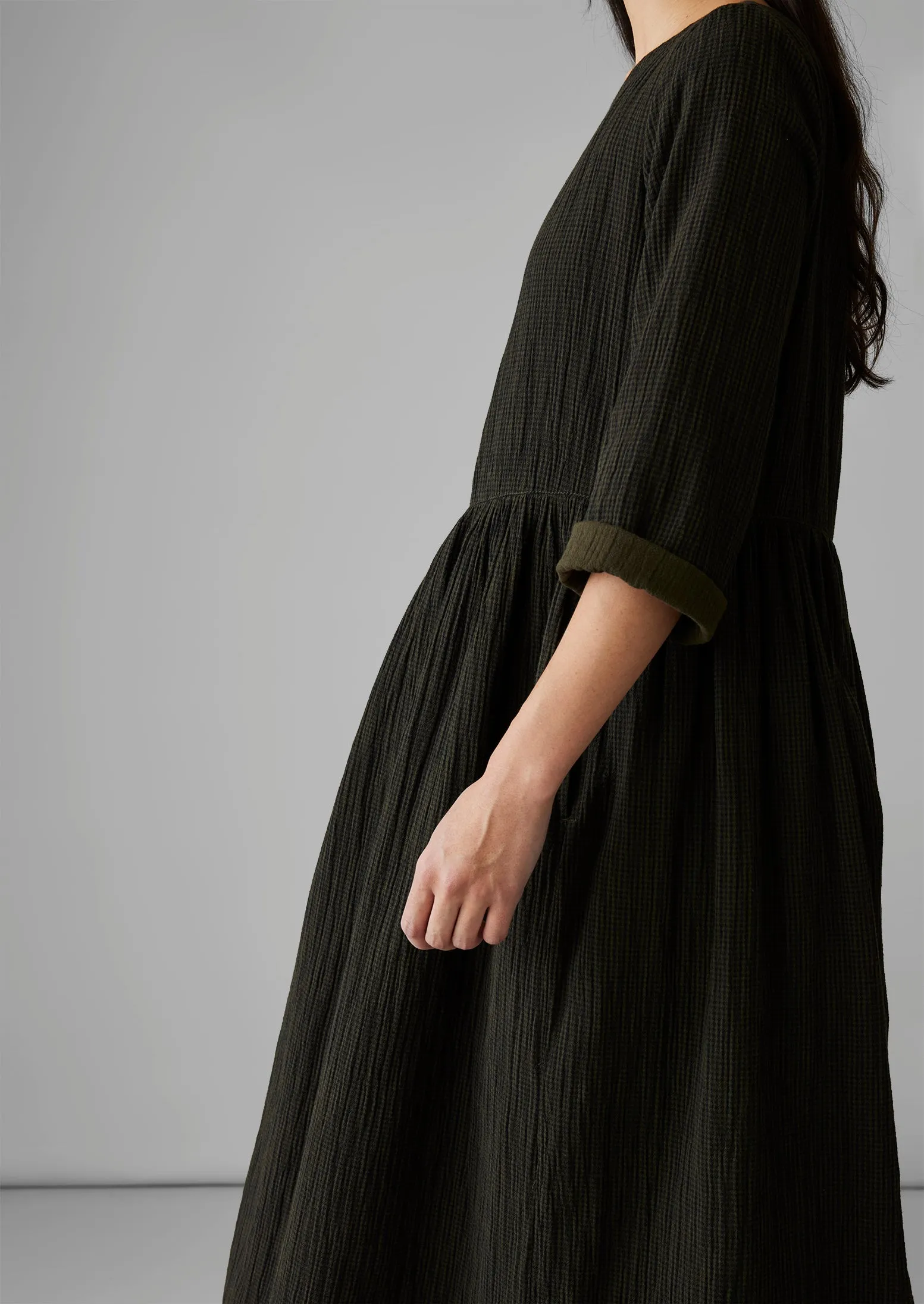 Freya Crinkle Organic Cotton Dress | Darkest Olive