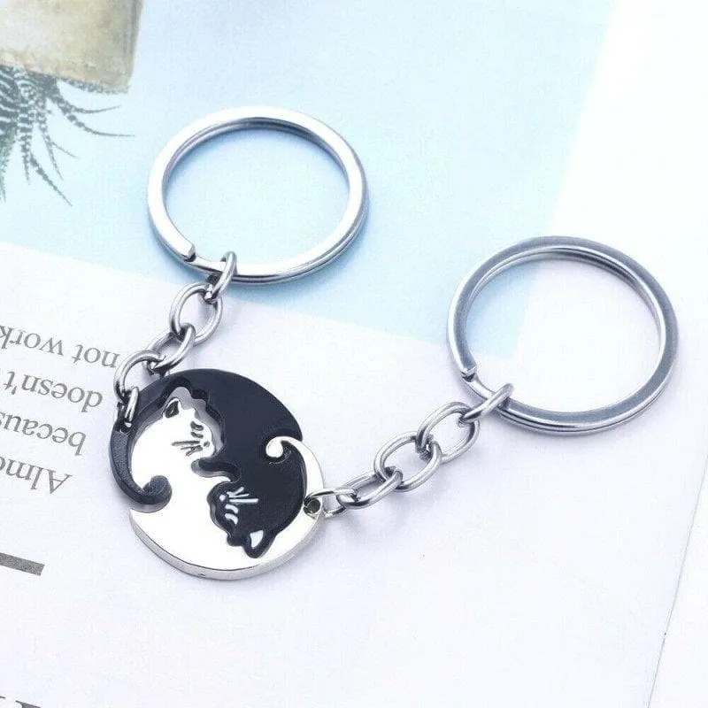 Hugging Cats - Cute Matching Couples Keychain