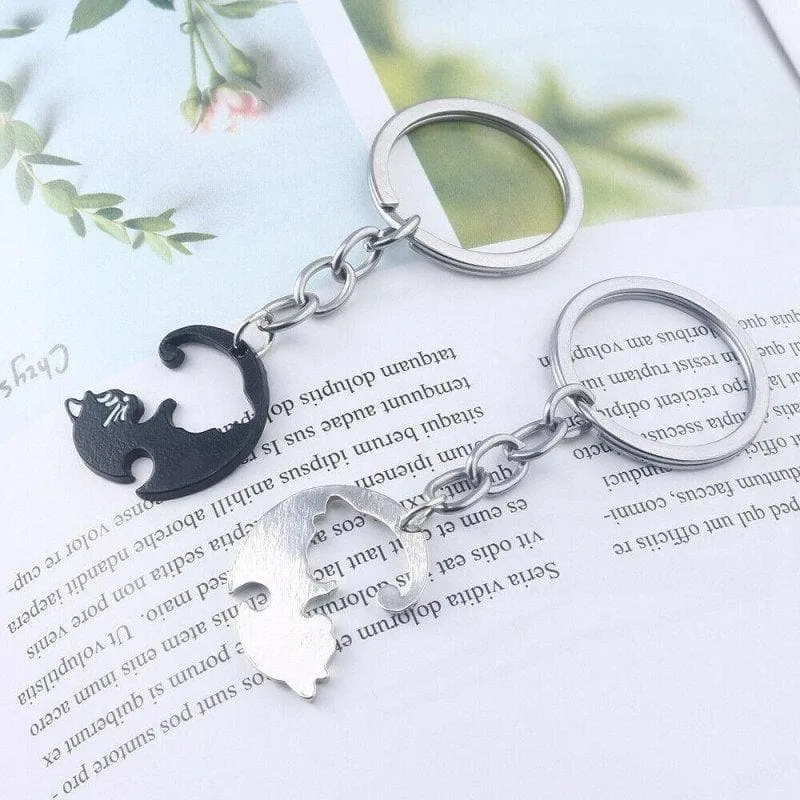 Hugging Cats - Cute Matching Couples Keychain