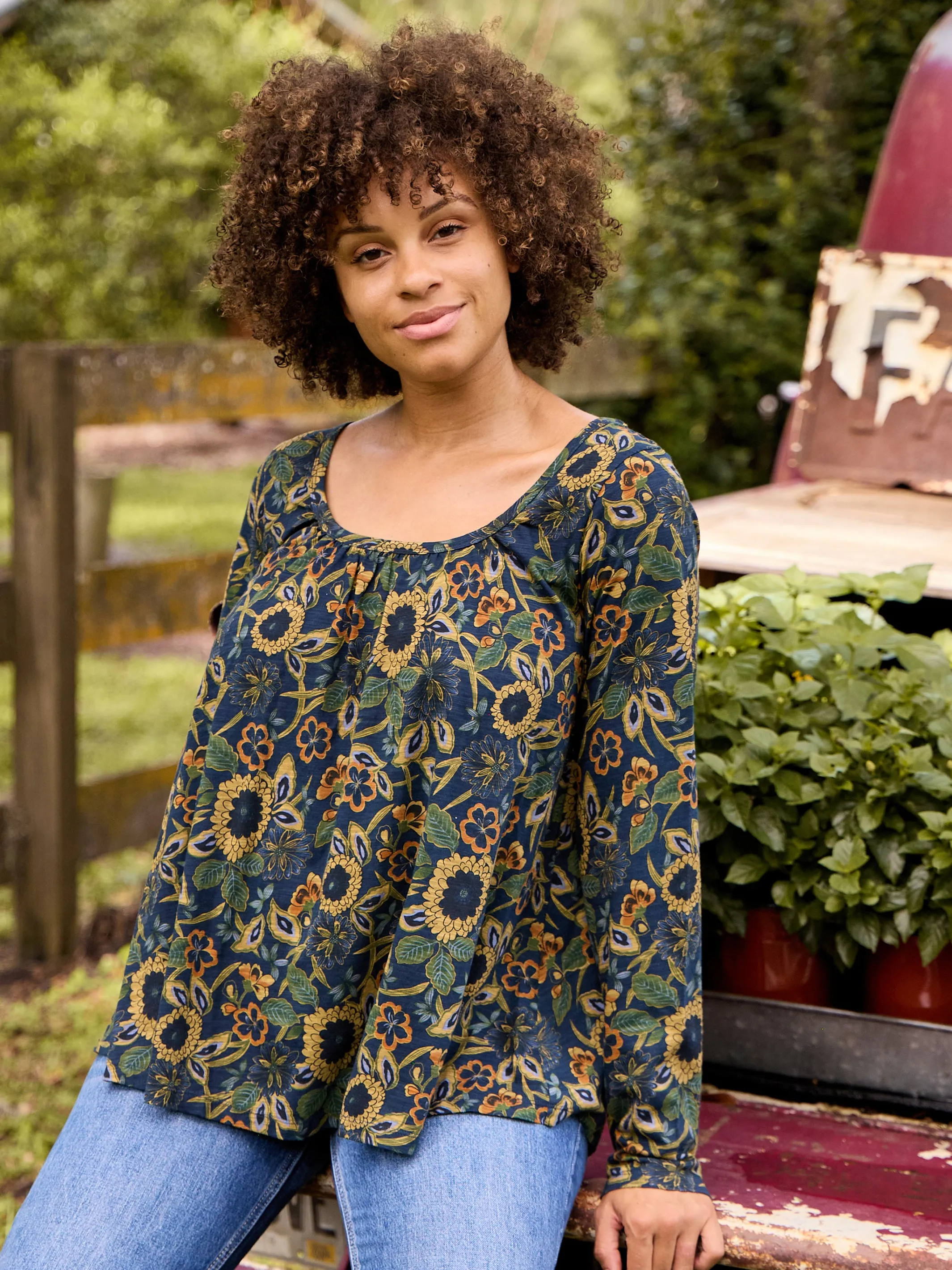 Long Sleeve Iris Top - Navy Tan Dahlias