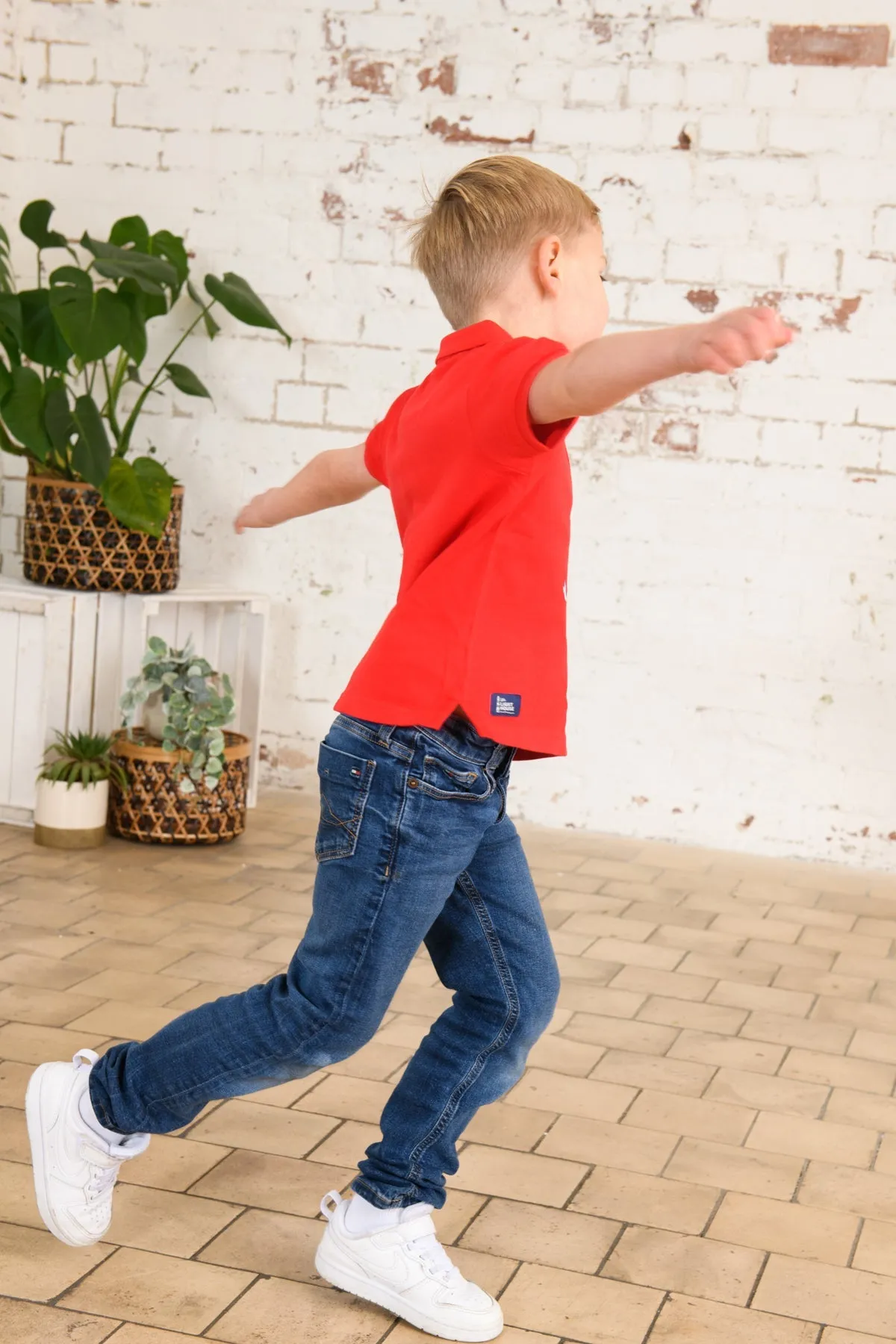 Pier Short Sleeve - Pillarbox and Boat